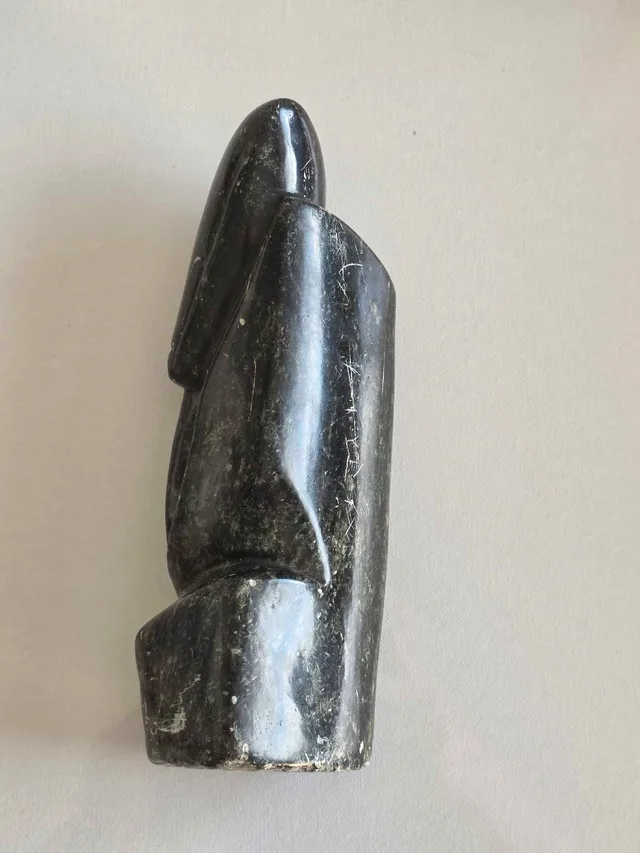 Inuit signed carving image indicator(2)
