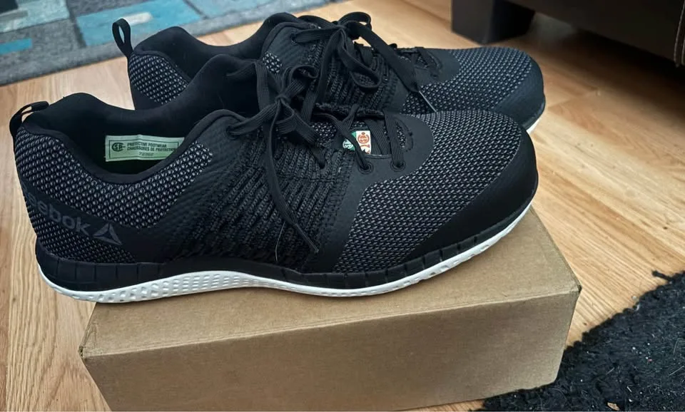 Reebok CSA steel toed work shoes Size 13M wide