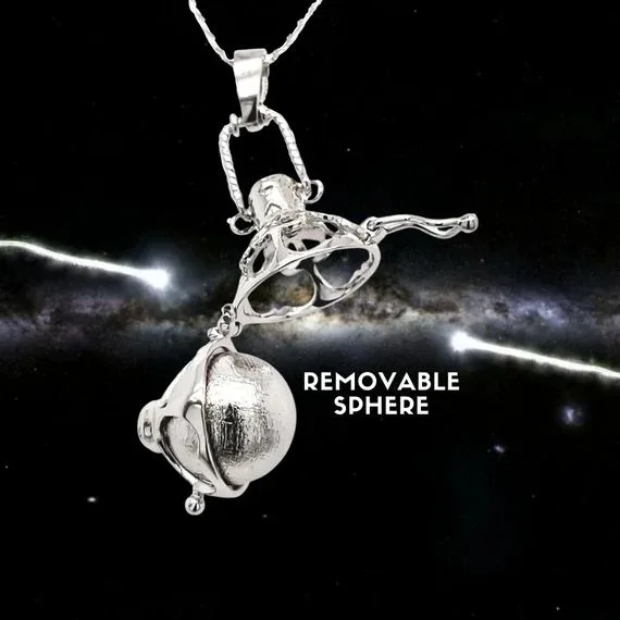 Muonionalusta Meteorite Locket: Moldavite Sterling Silver image indicator(2)