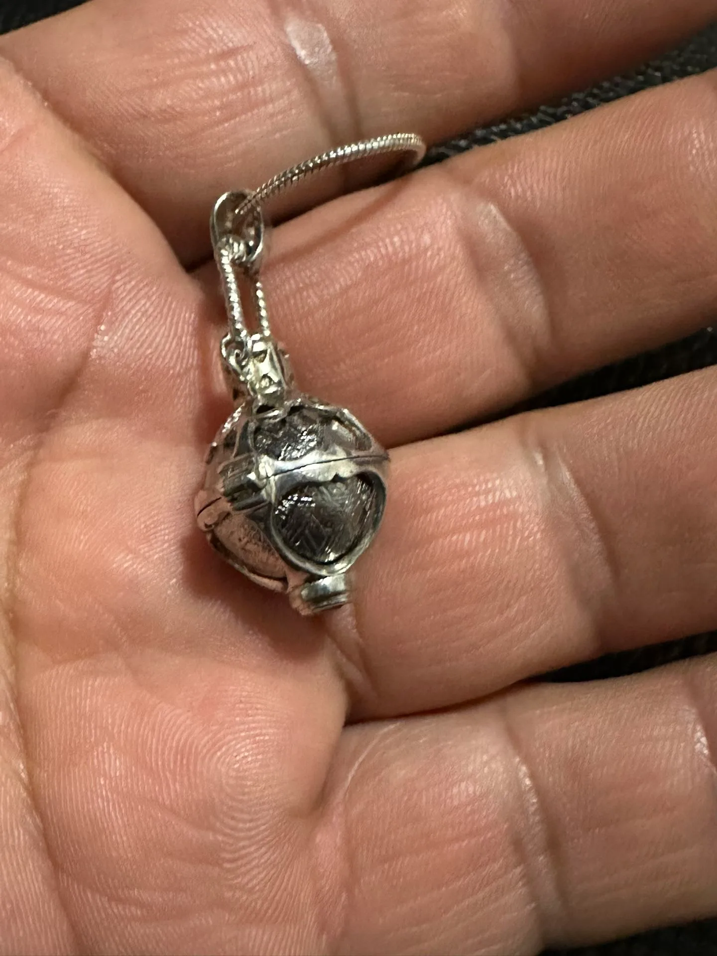 Muonionalusta Meteorite Locket: Moldavite Sterling Silver image indicator(6)