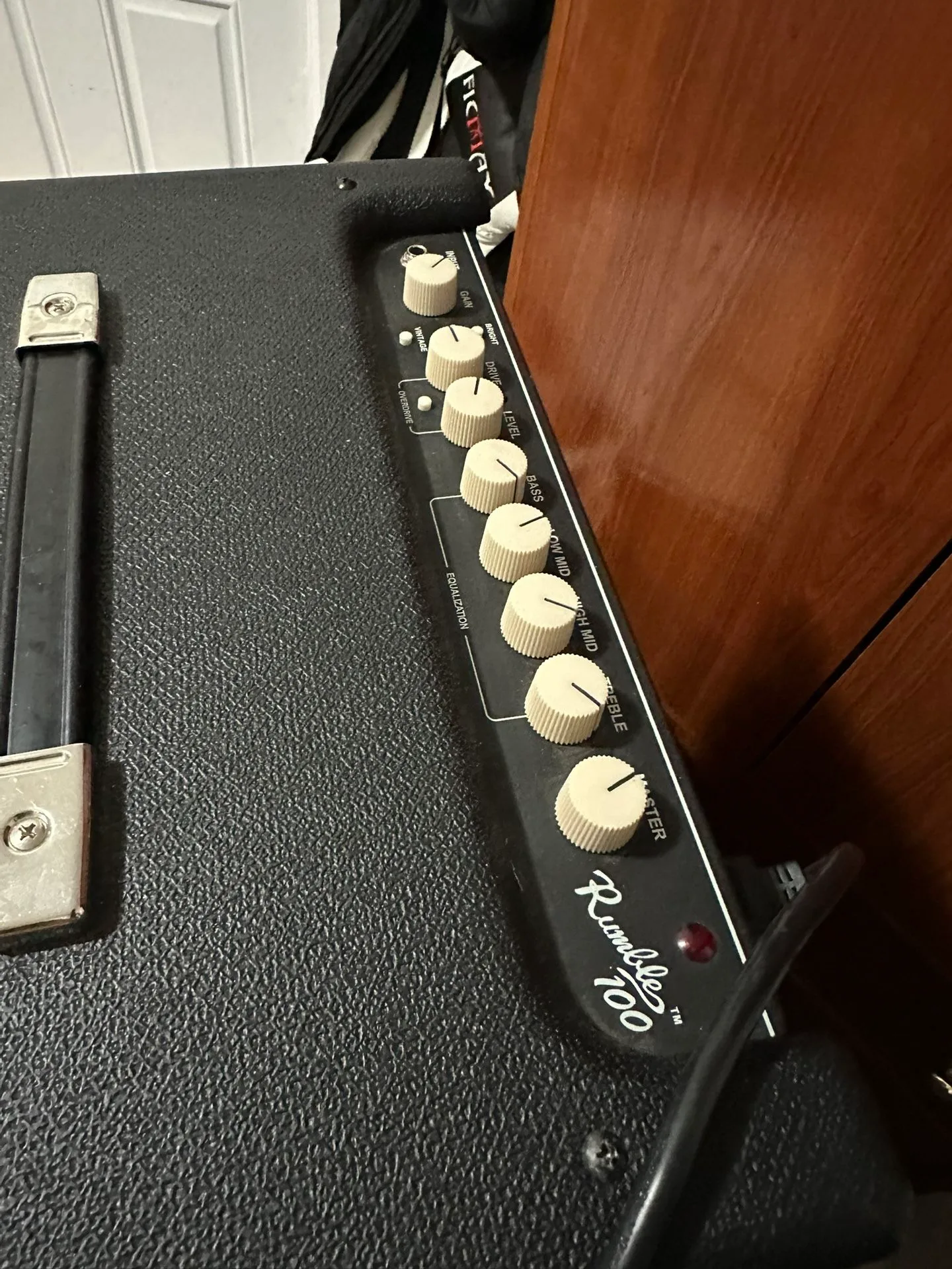 Fender amplifier rumble 200 v3 image indicator(3)