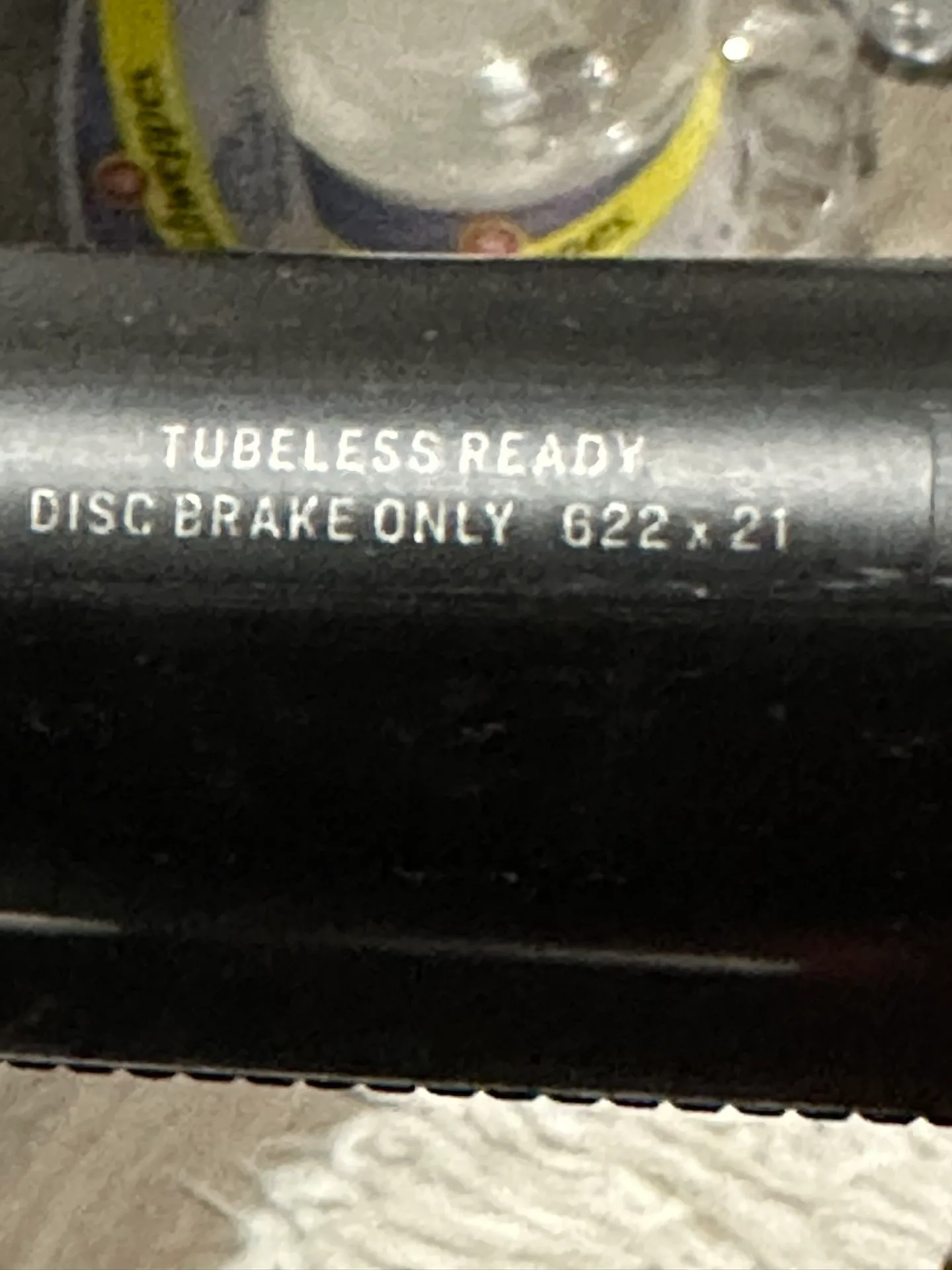 Paradigm Wheel Set Bontrager R1 image indicator(6)