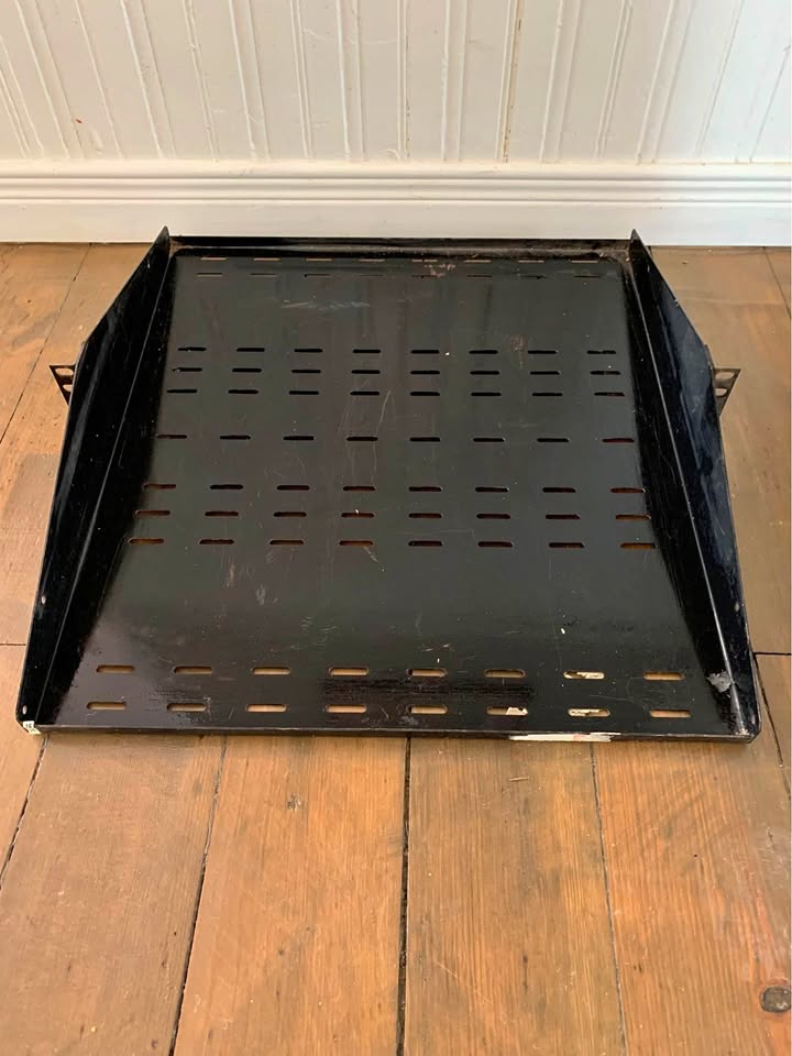 19” computer rack tray
