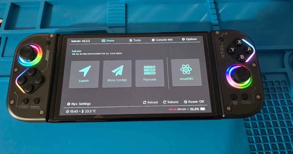 Nintendo Switch - photo 2