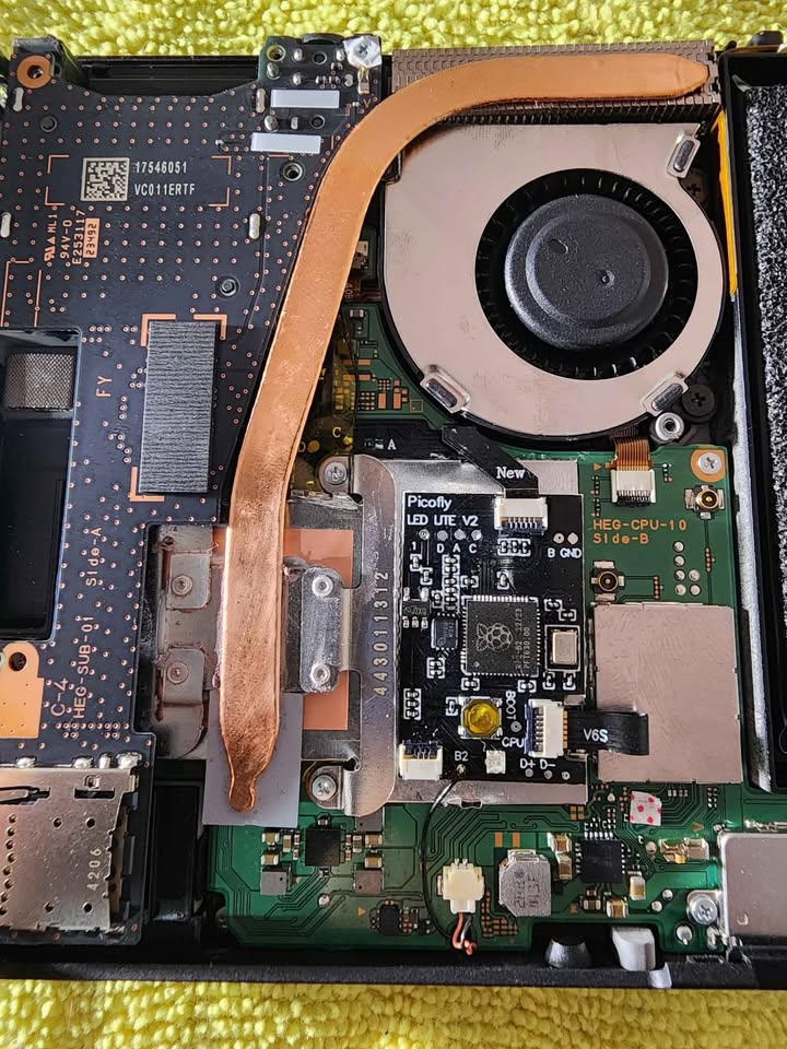 Nintendo Switch - photo 5