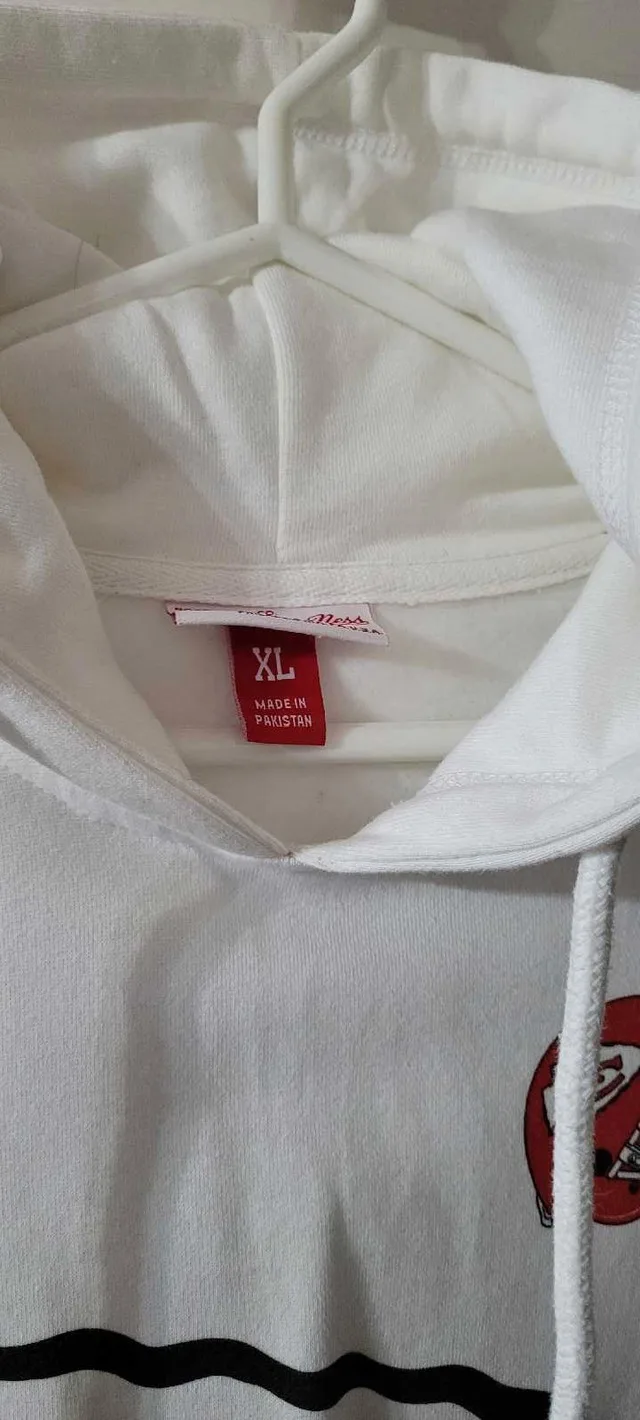 Kansas City Chiefs Hoodie - XL (New) image indicator(4)