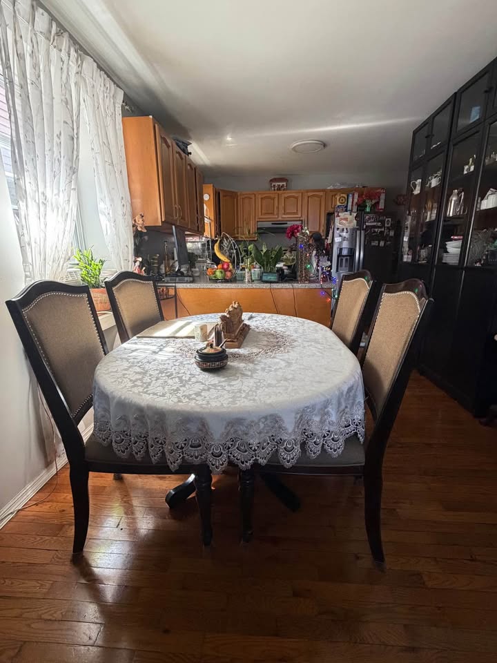 Dining table - photo 2