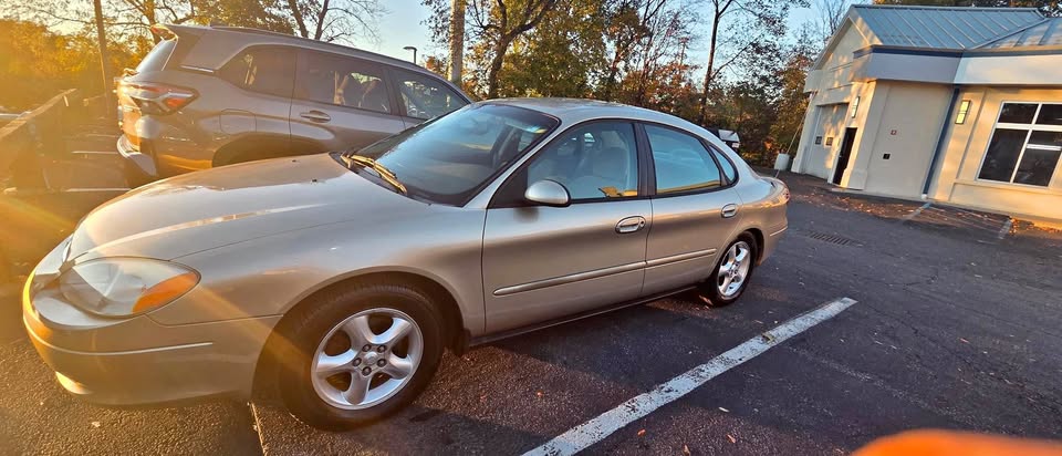 2001 Ford Taurus · SE Sedan 4D