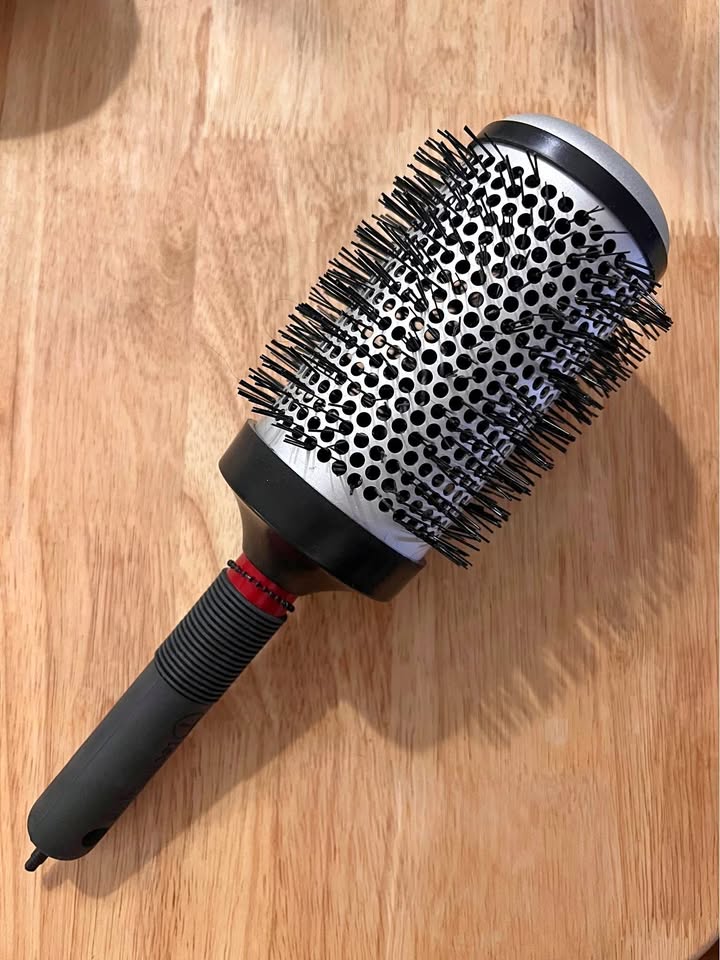 Thermal hair brush round barrel technique 400