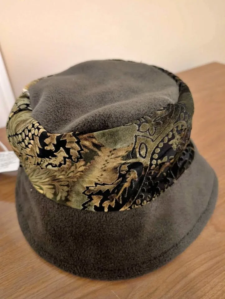 Women's New Retro Fleece Artisan Hat with Foliage Velvet Band thumbnail