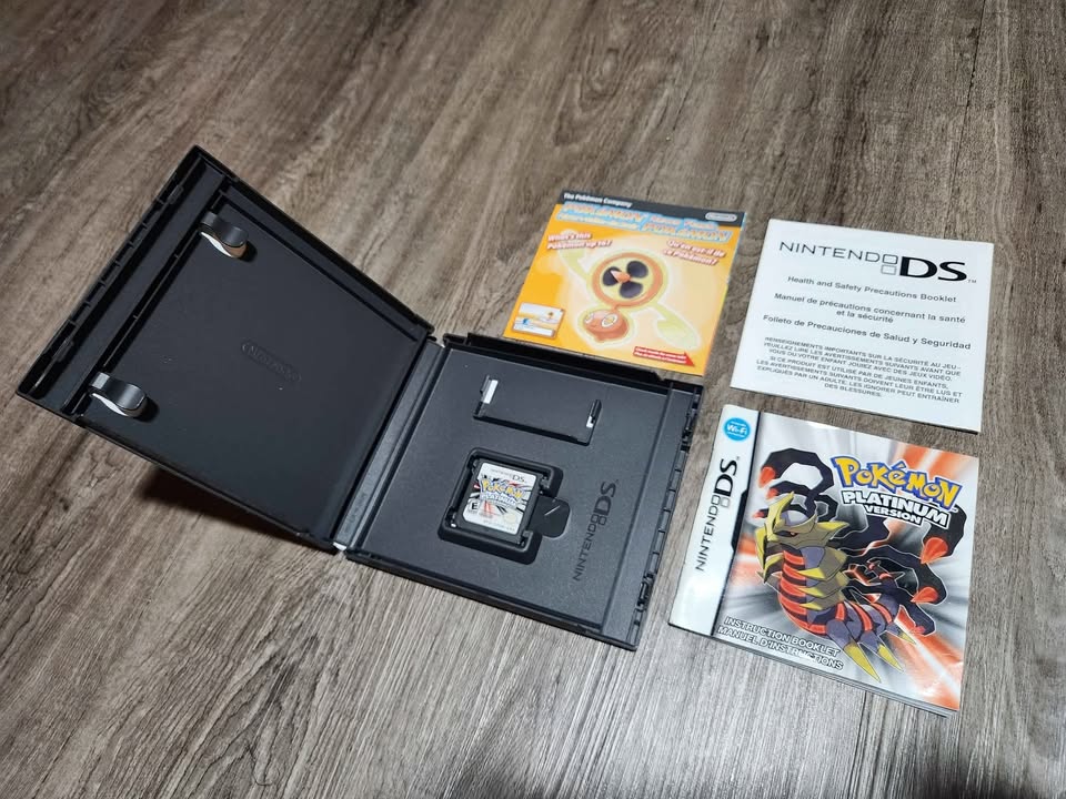 Pokémon Platinum (Nintendo DS) – Complete in Box - photo 2