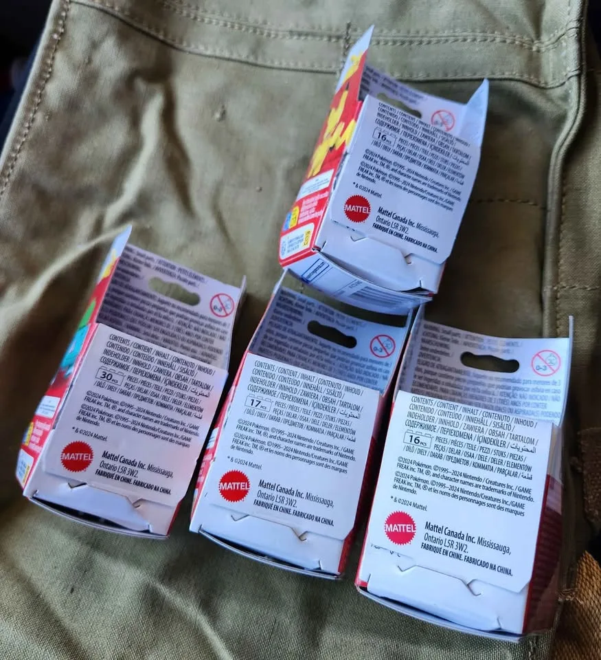 Sealed Mega Pokémon Building Sets - Poké Ball image indicator(5)