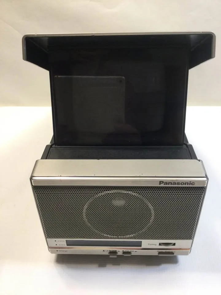 🥕Vintage Panasonic CRT TV & AM/FM Radio 1983 image indicator(2)