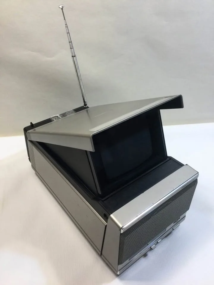 🥕Vintage Panasonic CRT TV & AM/FM Radio 1983 image indicator(3)