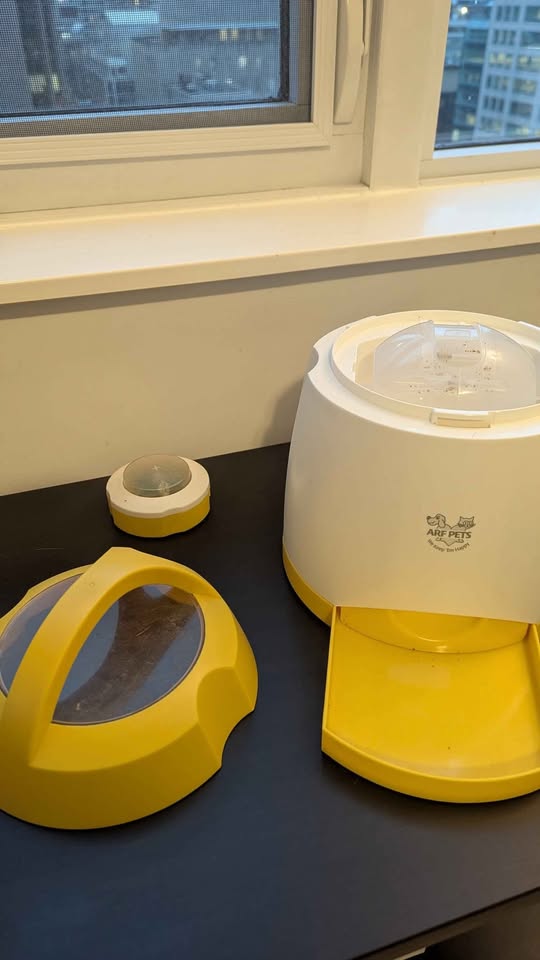Pet Treat Dispenser - photo 2