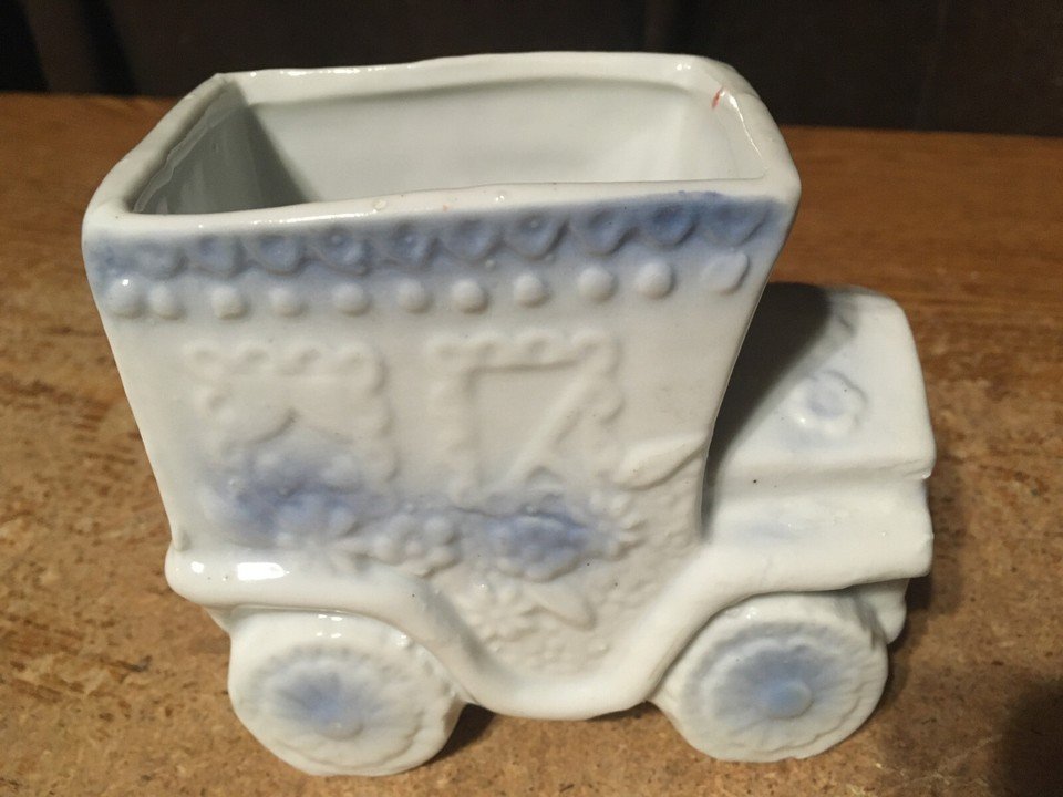 VINTAGE PLANTER PASTEL CAR PLANTER WHITE BLUE - photo 3