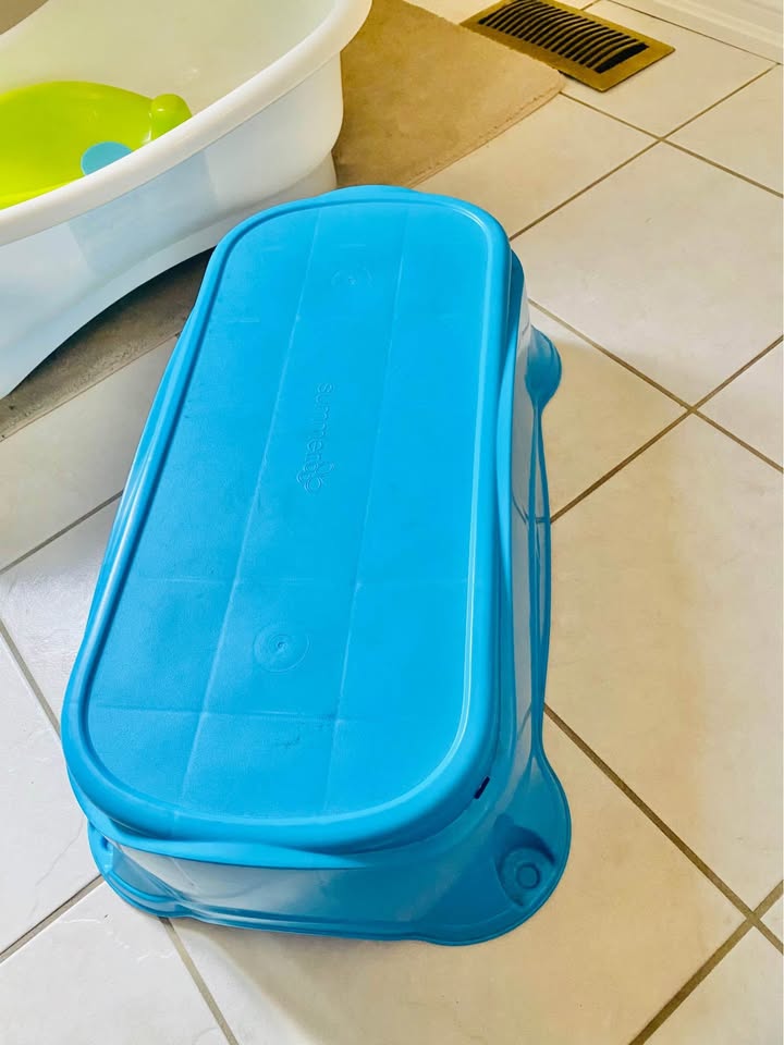 Step stool like new - photo 3