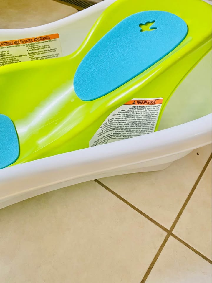 Baby bath tub like new - photo 3