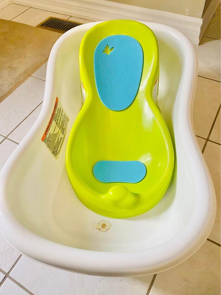 Baby bath tub like new - photo 4
