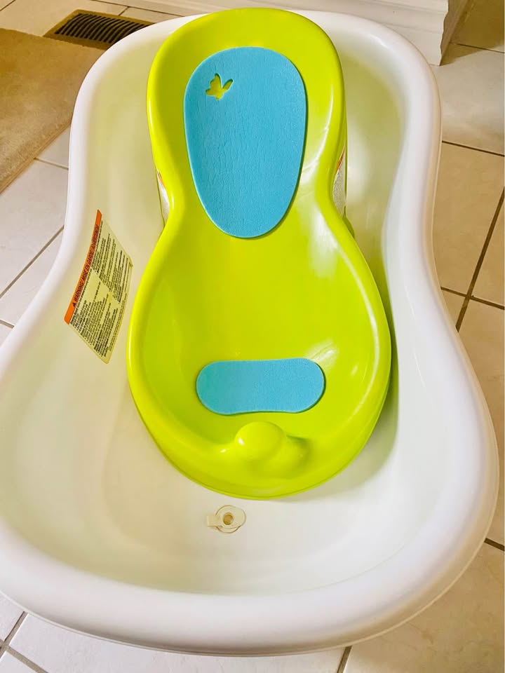 Baby bath tub like new - photo 5
