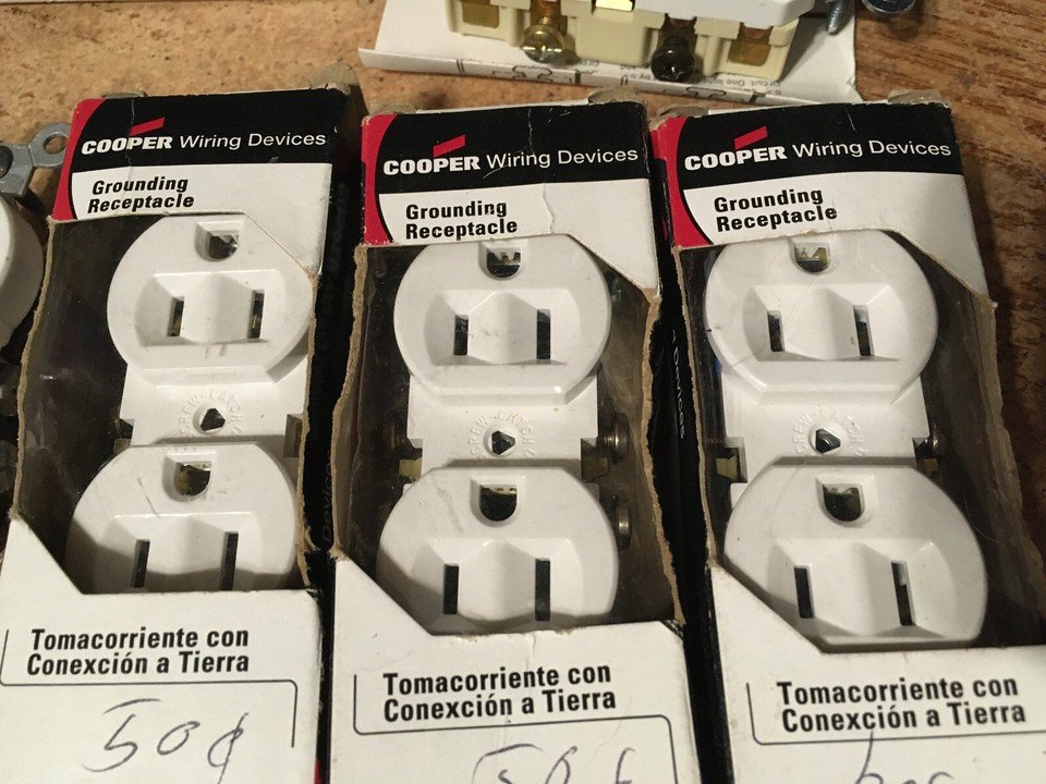 6X GROUNDING RECEPTACLE COOPER 270W PASS & SEYMOUR - photo 2