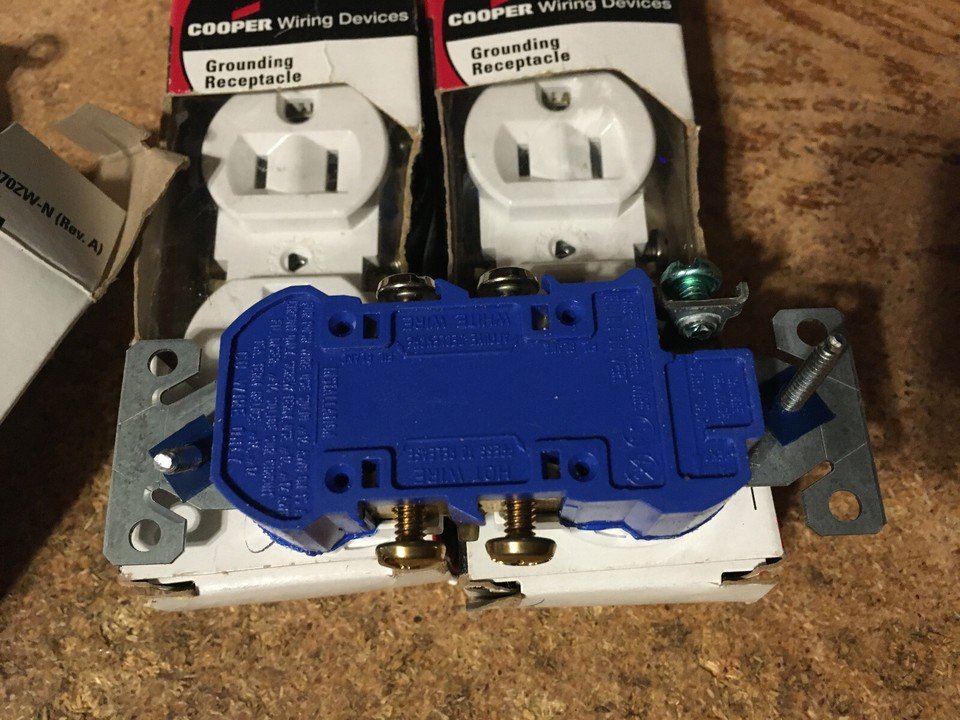 6X GROUNDING RECEPTACLE COOPER 270W PASS & SEYMOUR - photo 3