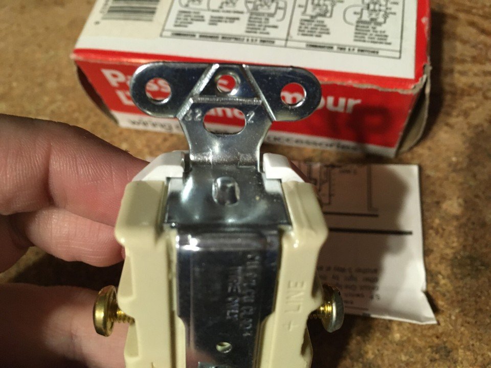 6X GROUNDING RECEPTACLE COOPER 270W PASS & SEYMOUR - photo 5