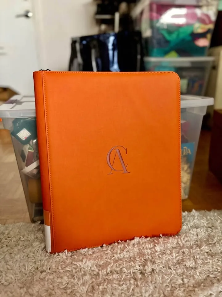 Orange Toploader Zippered Trading Card Binder - 252 slots image indicator(4)