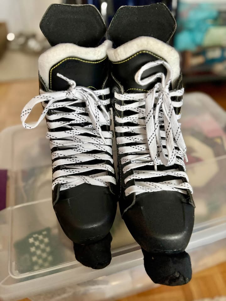CCM Hockey Skates - Size 6 - photo 5