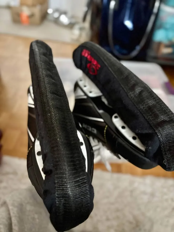 CCM Hockey Skates - Size 6 image indicator(6)