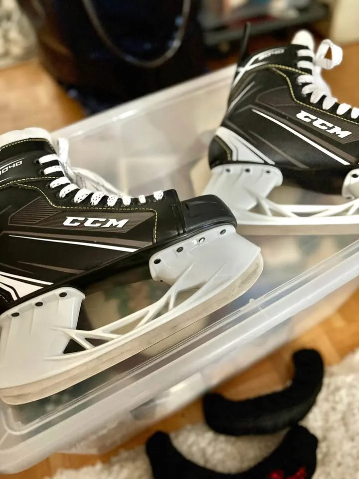 CCM Hockey Skates - Size 6 image indicator(8)