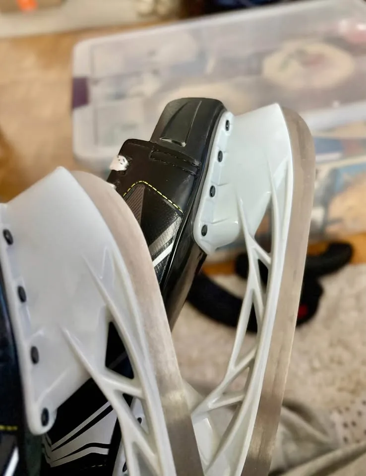 CCM Hockey Skates - Size 6 image indicator(9)