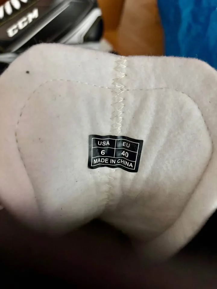CCM Hockey Skates - Size 6 image indicator(10)
