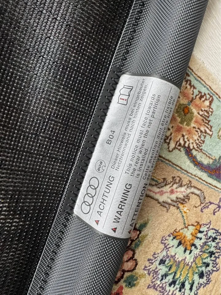 Brand New Audi Q5/SQ5 cargo/pet partition net image indicator(2)