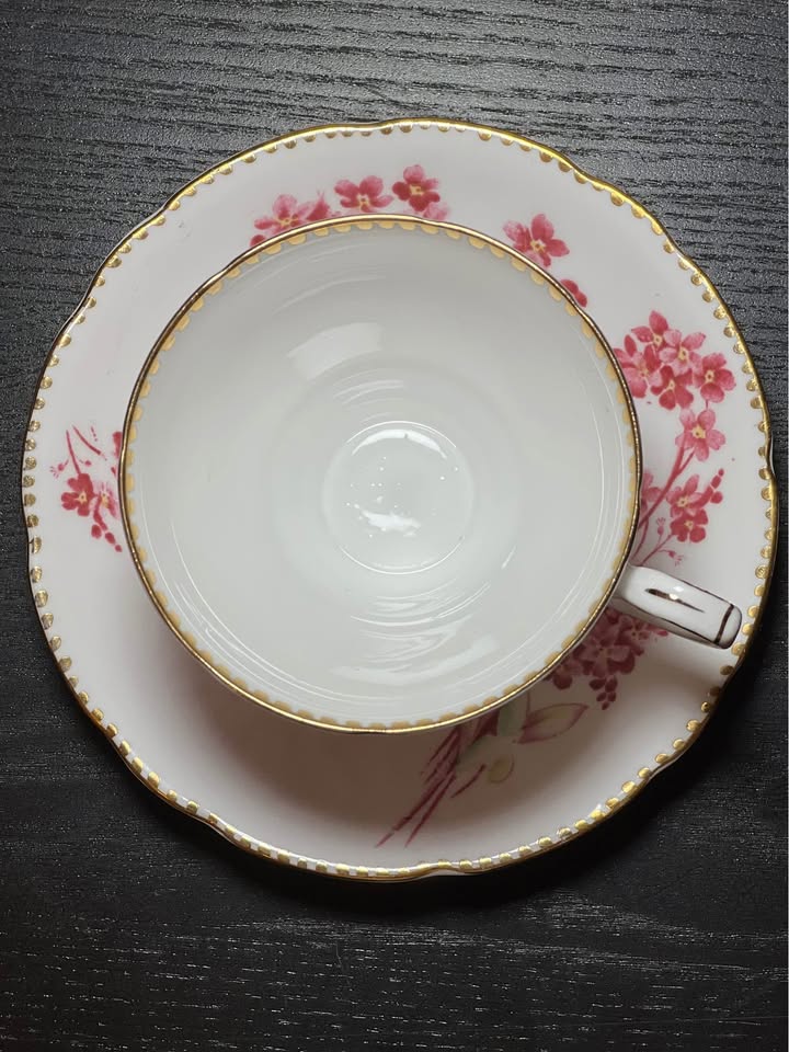 Royal Stafford "Wild Forget-me-nots" teacup and saucer set - photo 2
