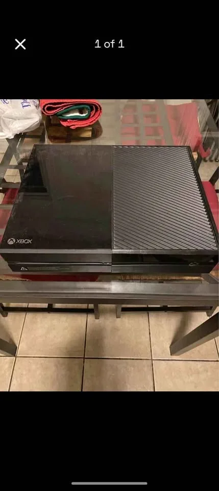 X Box one runs and everything or parts image indicator(3)