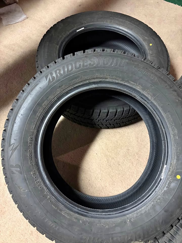 4 Bridgestone Blizzak winter Tires 15”