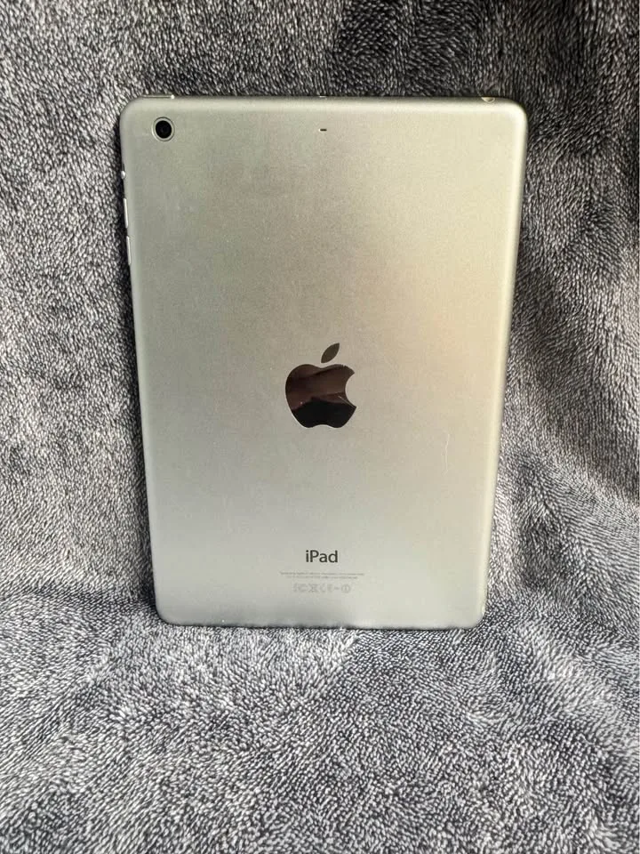 WiFi iPad Mini 2 16GB with NEW charging cable image indicator(4)