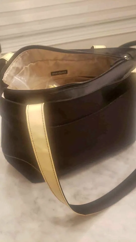 M  E  D  E  L  A thumbnail