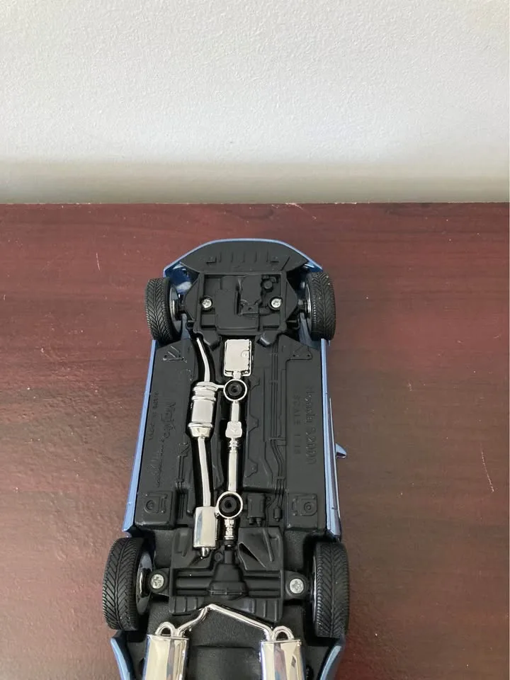 Honda S2000 Diecast Model Car – 1:18 Maisto - Blue image indicator(4)