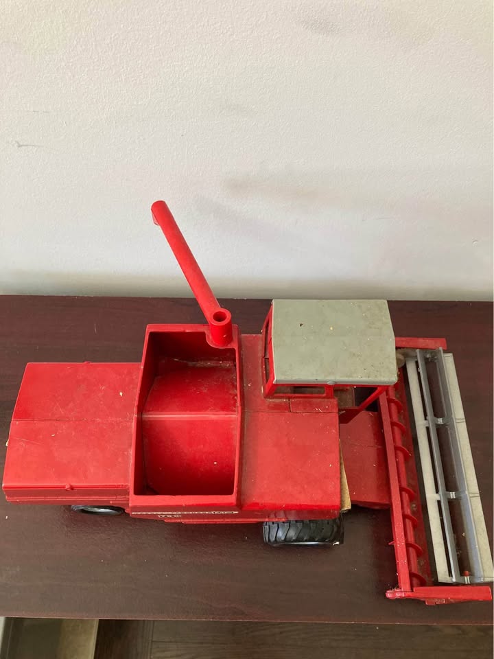 Vintage Massey Ferguson MF-760 Combine Harvester Toy - photo 3