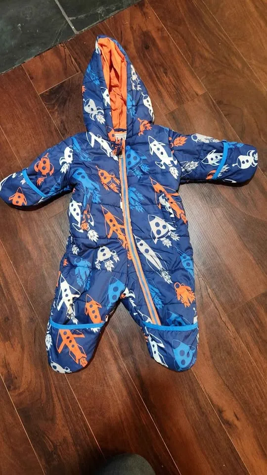 Hatley 6-12 months infant snowsuit image indicator(5)