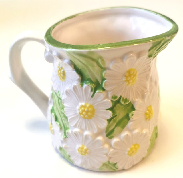 Enesco Daisy Tea Pot Creamer Saucer And Milk Lid Ceramic - photo 4