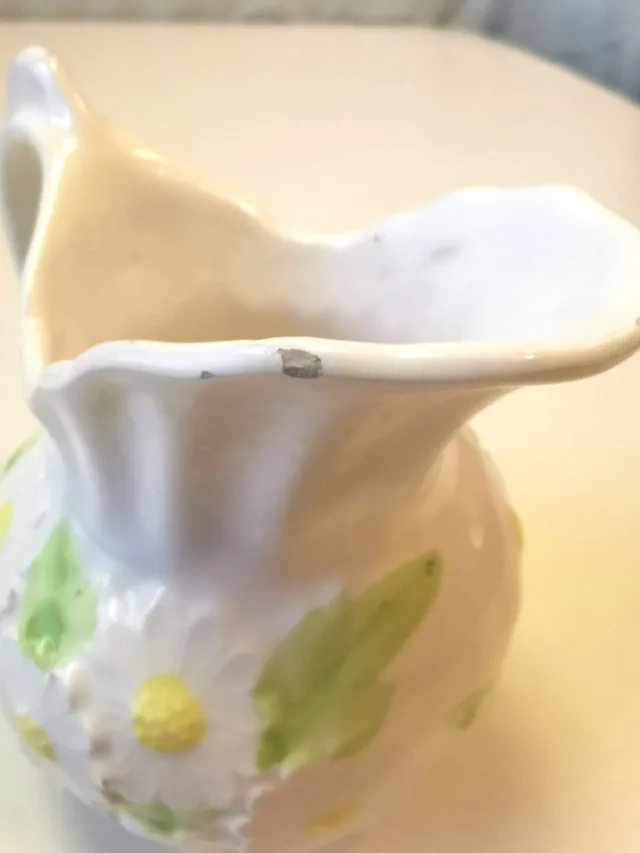 Enesco Daisy Tea Pot Creamer Saucer And Milk Lid Ceramic image indicator(6)