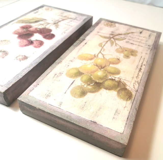 Painted Lightwood Stawberries Grapes Older Vintage Kitchen Displ - photo 3
