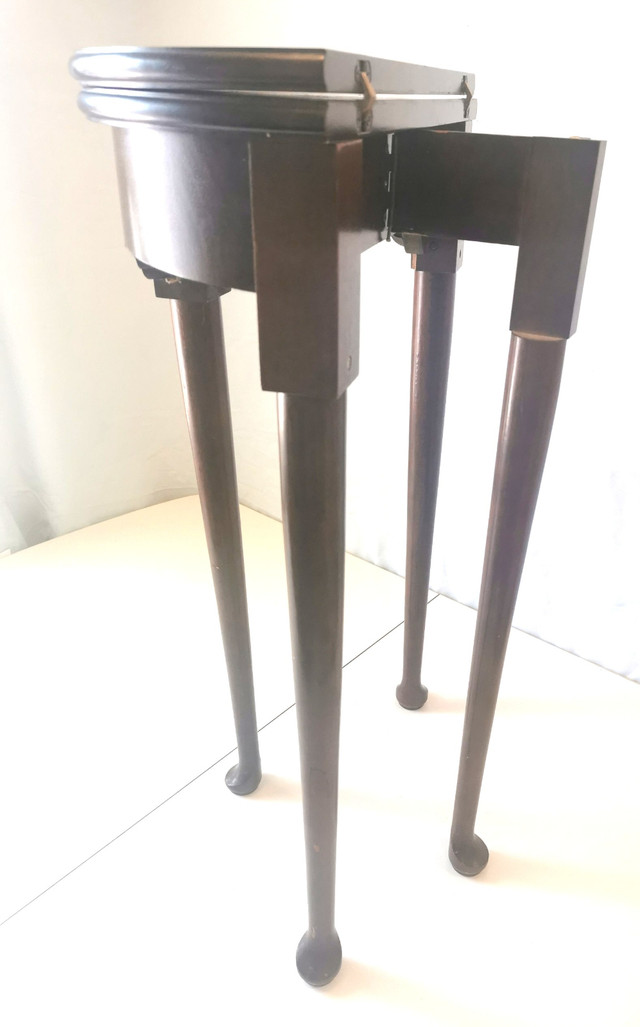 Vintage Folding Tea Table Good Condition Unique - photo 2
