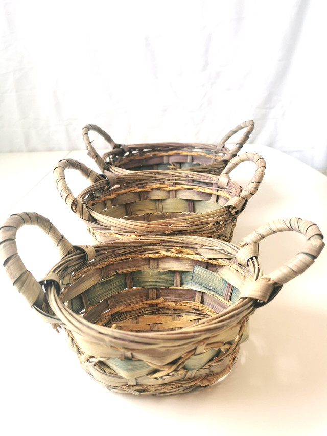 Vintage Set of Three Collapsable Display Baskets - photo 2