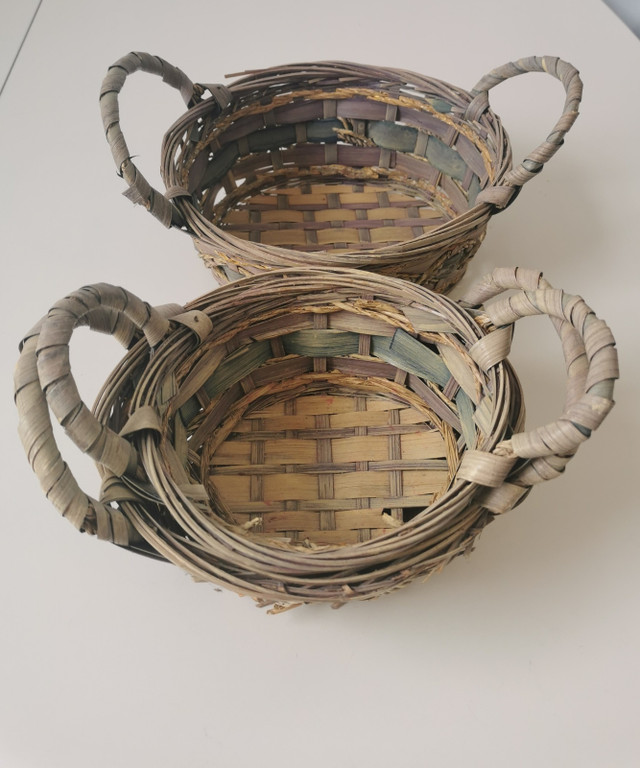 Vintage Set of Three Collapsable Display Baskets - photo 5