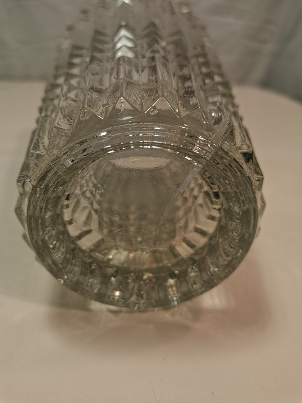 Vintage Heavy Crystal Vase Diamond Pattern Rare - photo 4