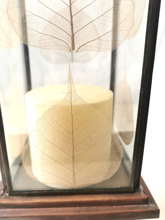 Elegant Two-Tier Bronze Leaf Hurricane Candle Holder Candle - photo 3